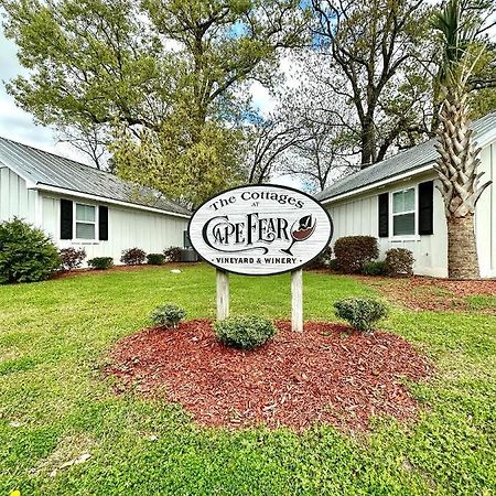 Отель Cape Fear Vineyard And Winery Elizabethtown Экстерьер фото