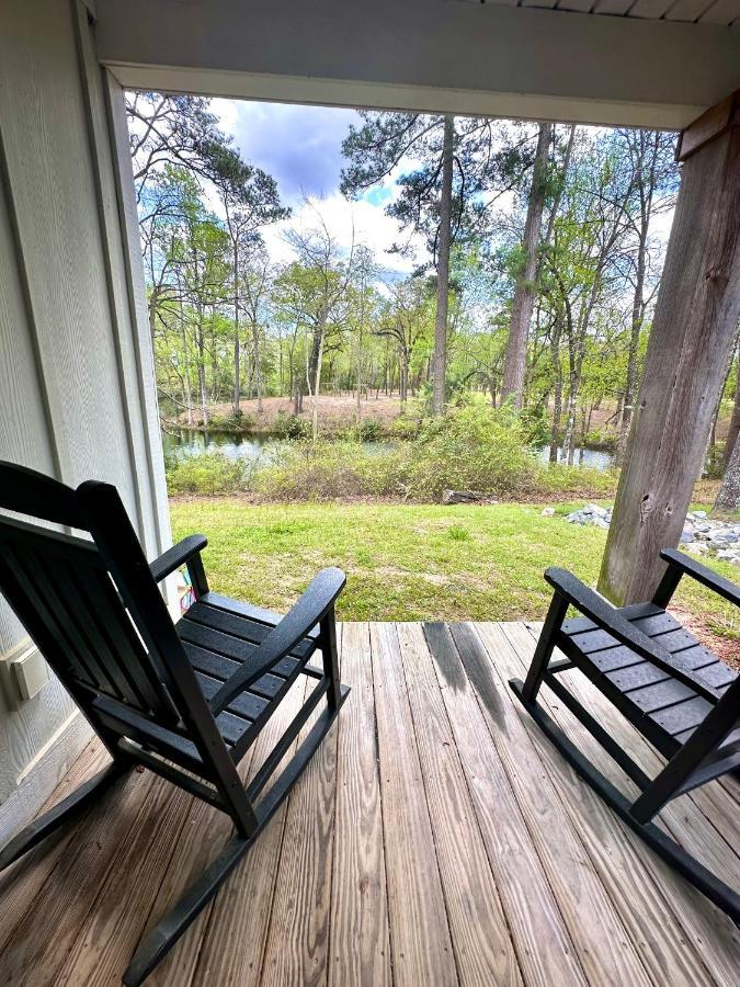 Отель Cape Fear Vineyard And Winery Elizabethtown Экстерьер фото